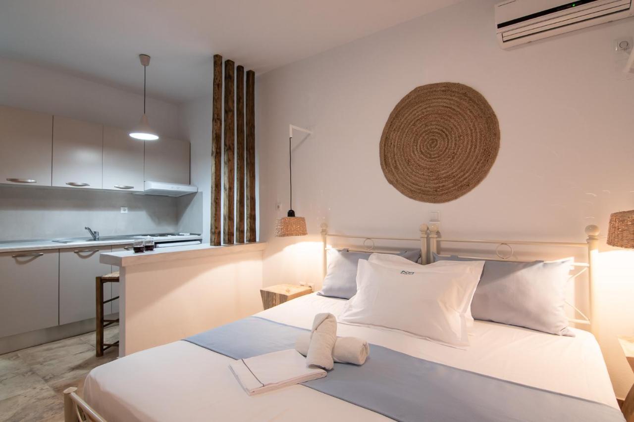 Kallisti & Apartment Skyros